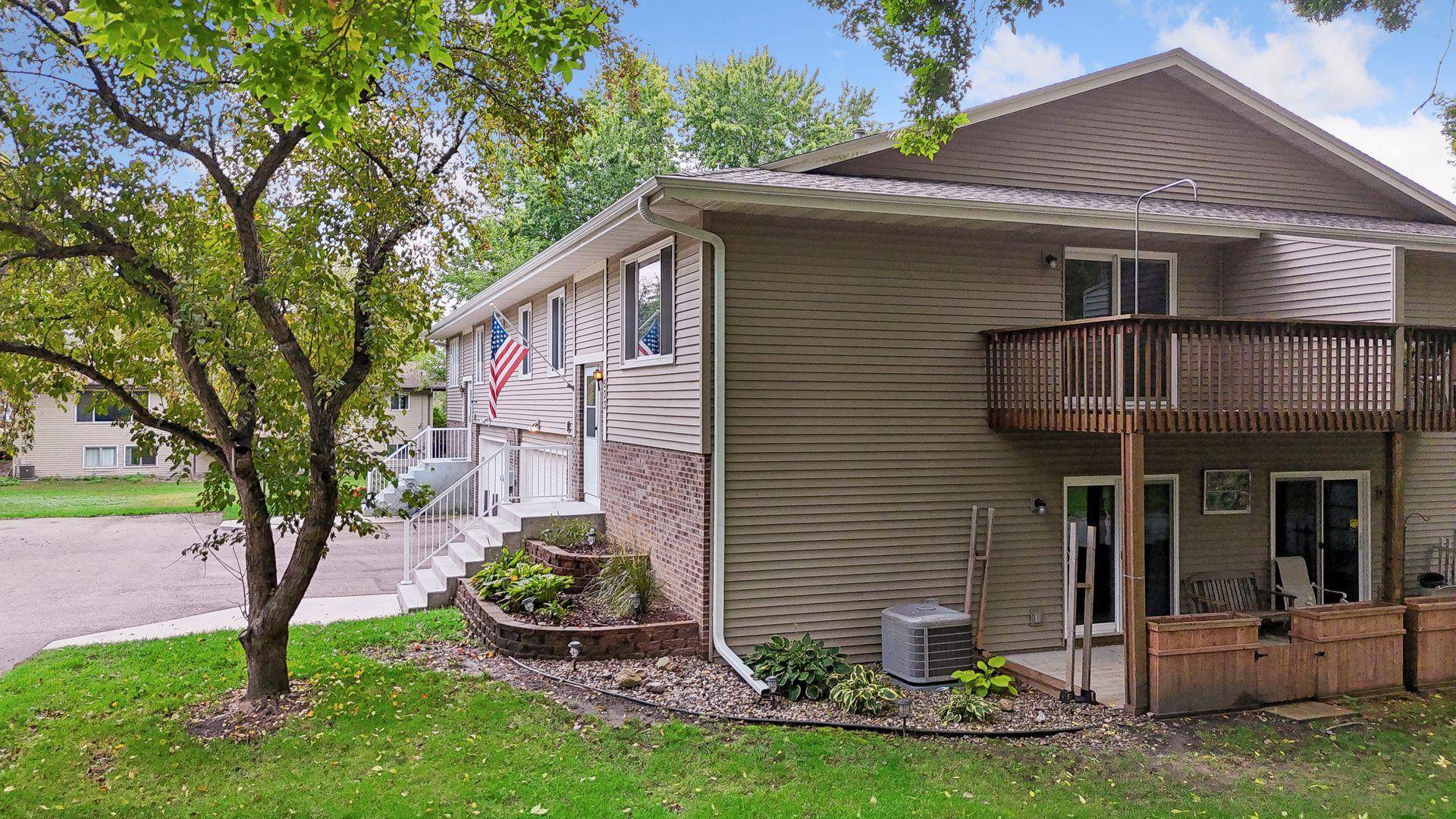 533 Ravoux RD, Chaska, MN 55318