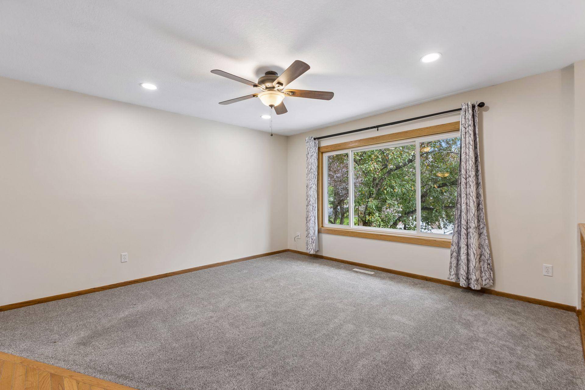 533 Ravoux RD, Chaska, MN 55318