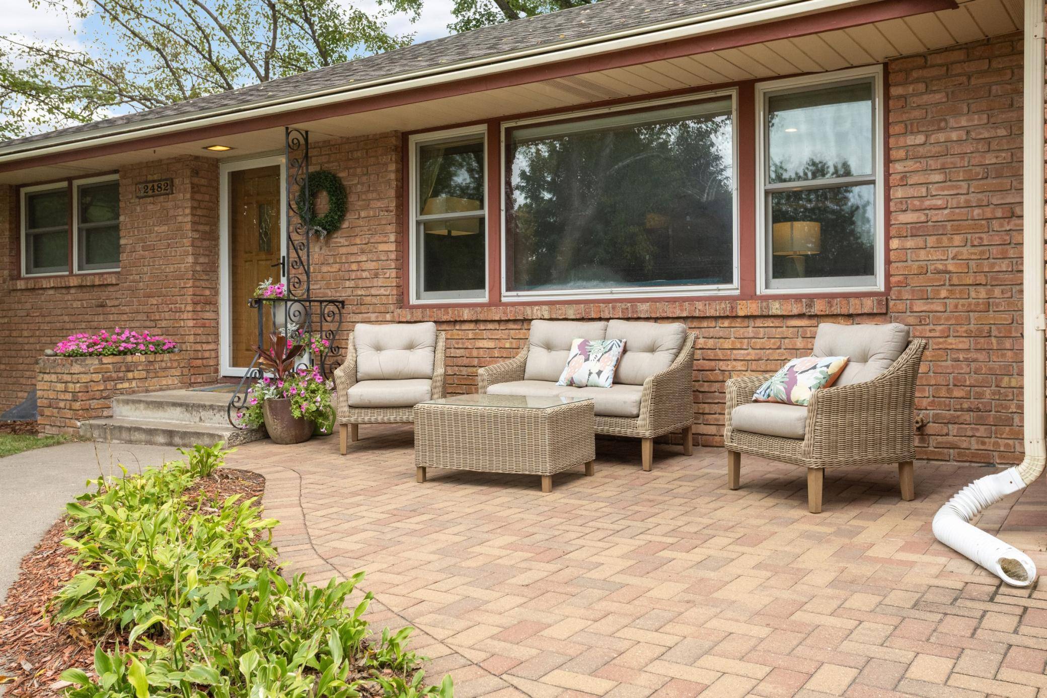 2482 Pascal ST, Roseville, MN 55113