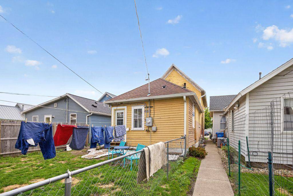 562 W 4th ST, Winona, MN 55987