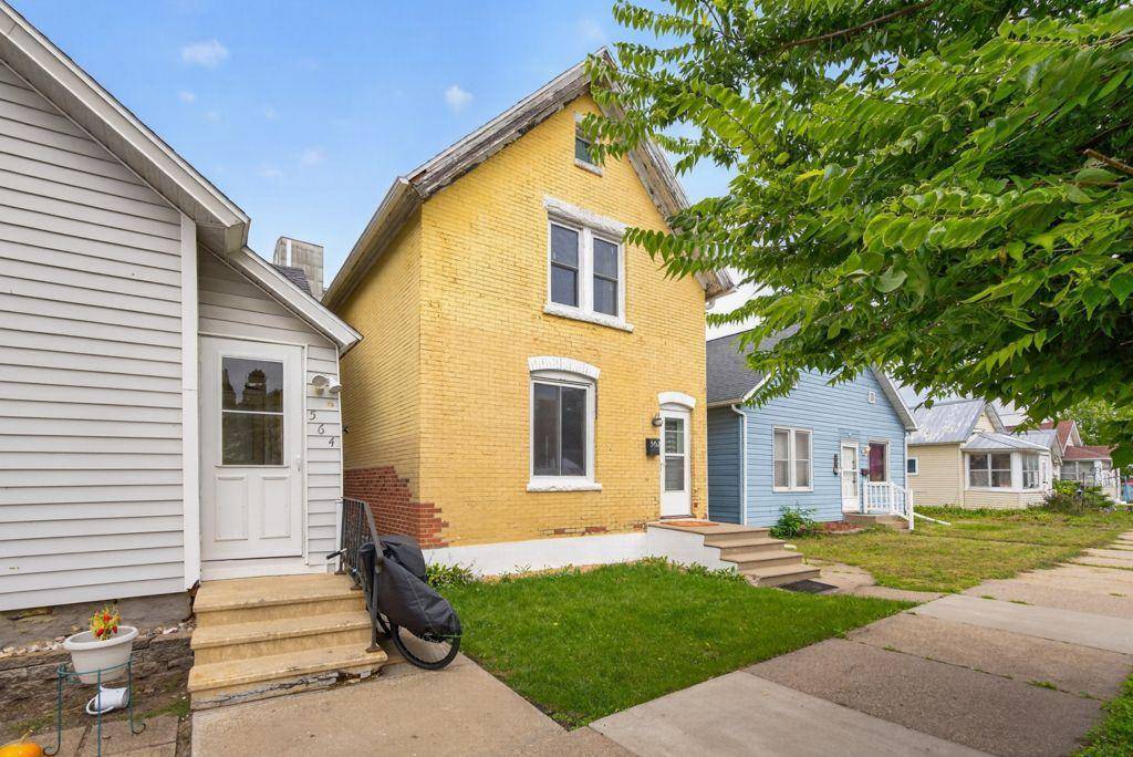 562 W 4th ST, Winona, MN 55987