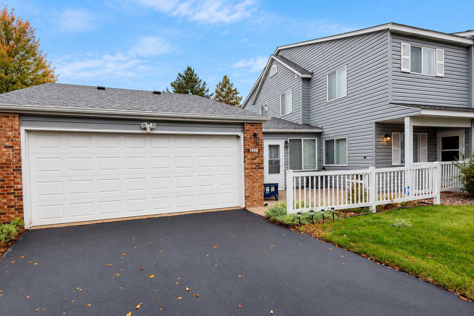 7698 157th ST W, Apple Valley, MN 55124