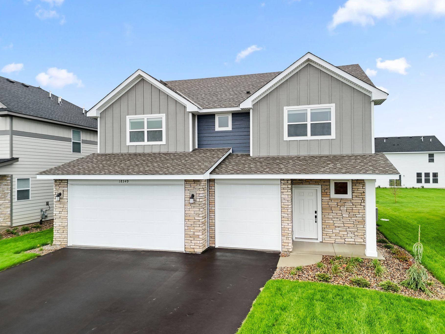 18349 Gladiator DR, Lakeville, MN 55044
