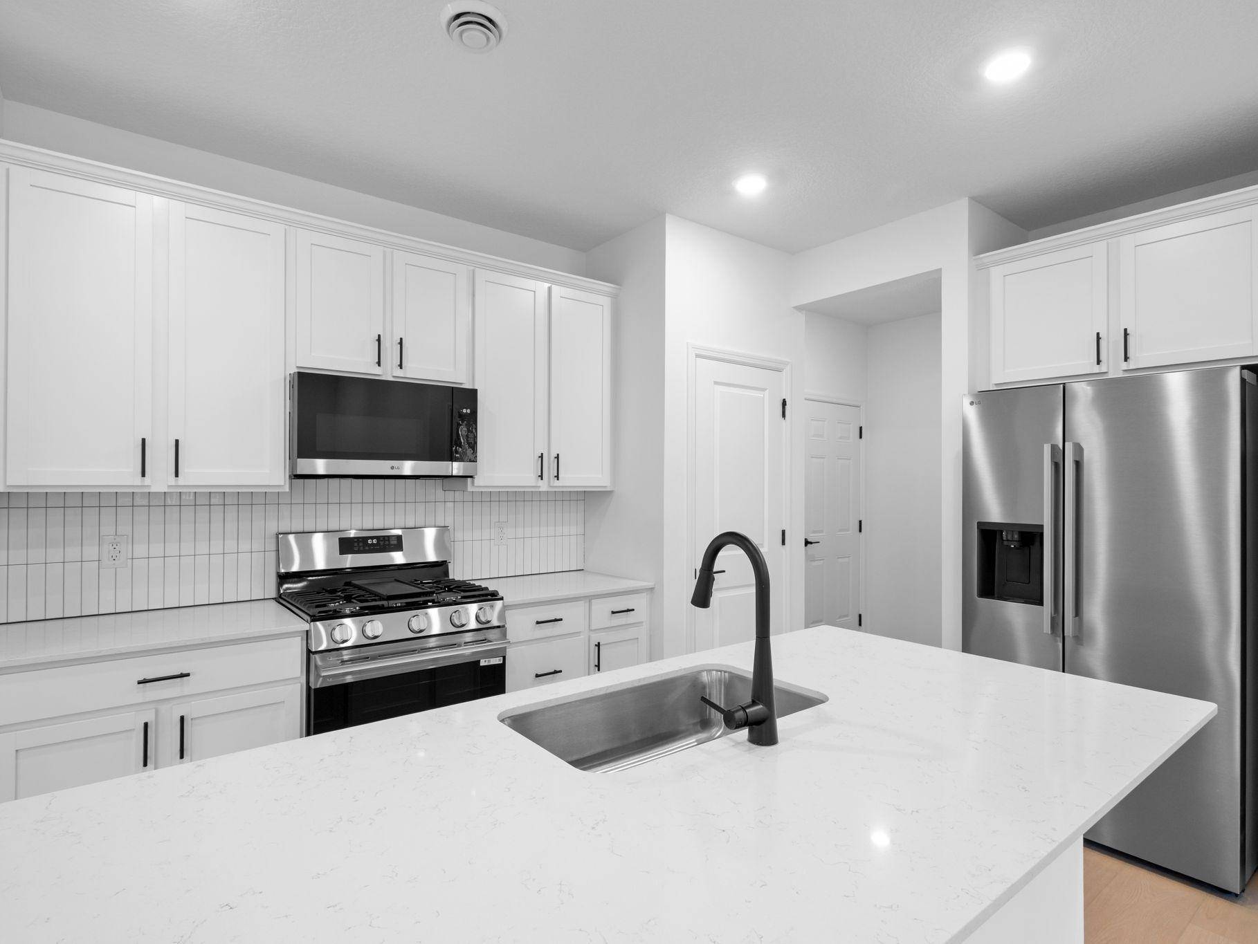 18349 Gladiator DR, Lakeville, MN 55044