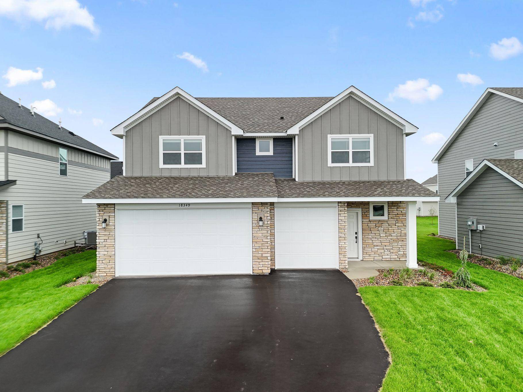 18349 Gladiator DR, Lakeville, MN 55044