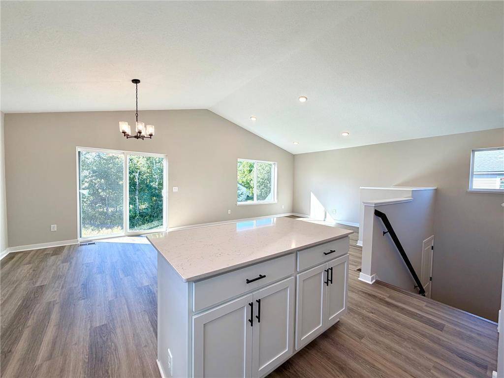 1827 Pierce ST S, Cambridge, MN 55008