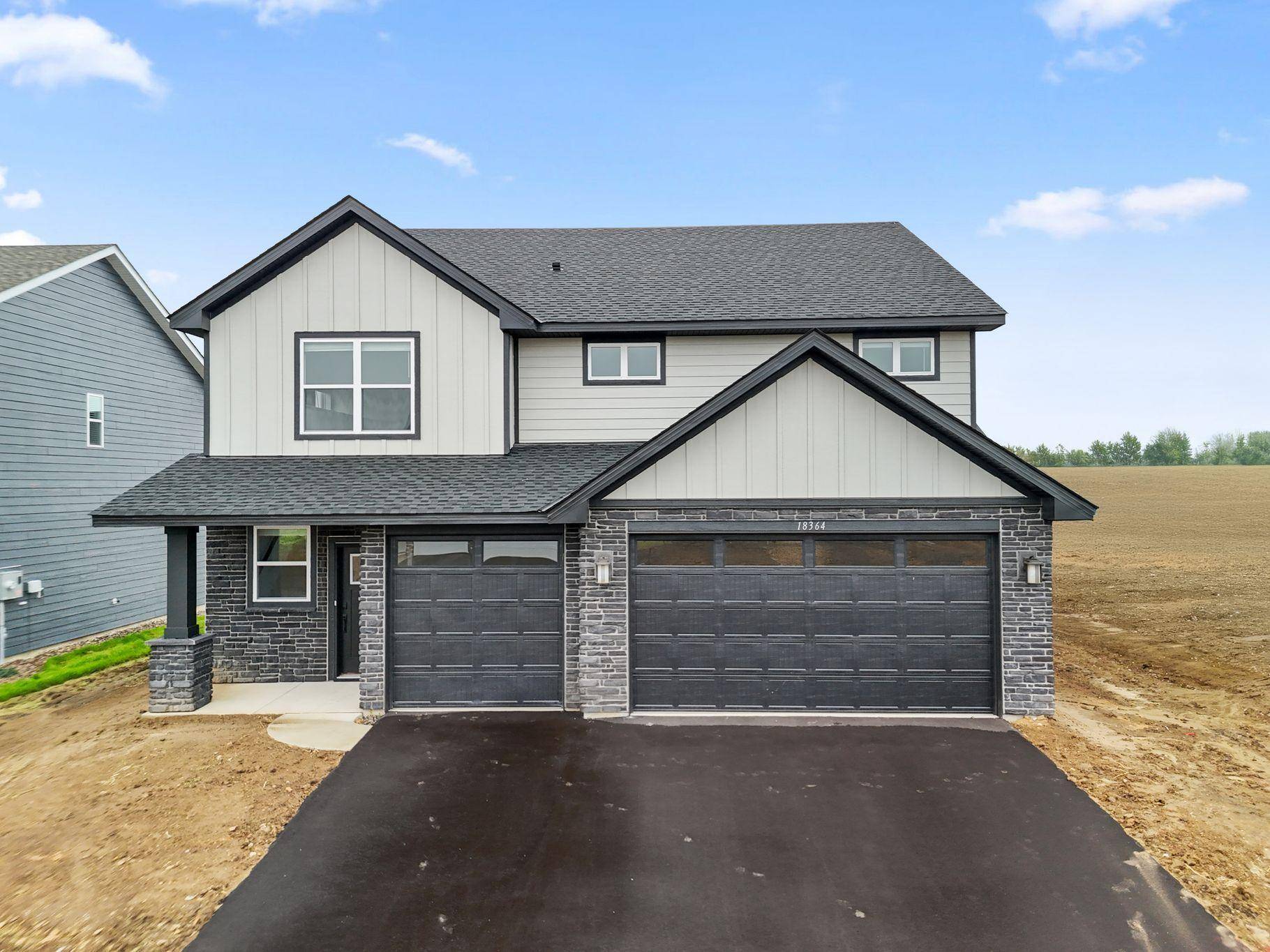 18364 Gladhurst LN, Lakeville, MN 55044