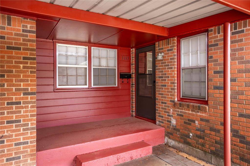 1113 Nowahy AVE, Clinton, OK 73601