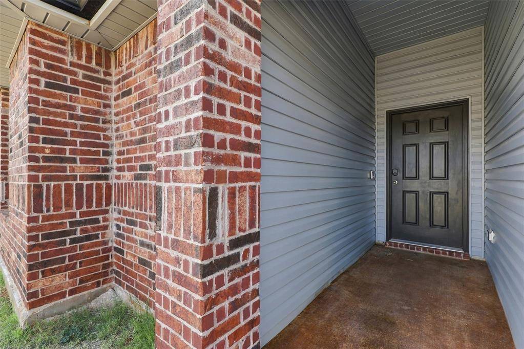 2425 Sunshine LN, Yukon, OK 73099