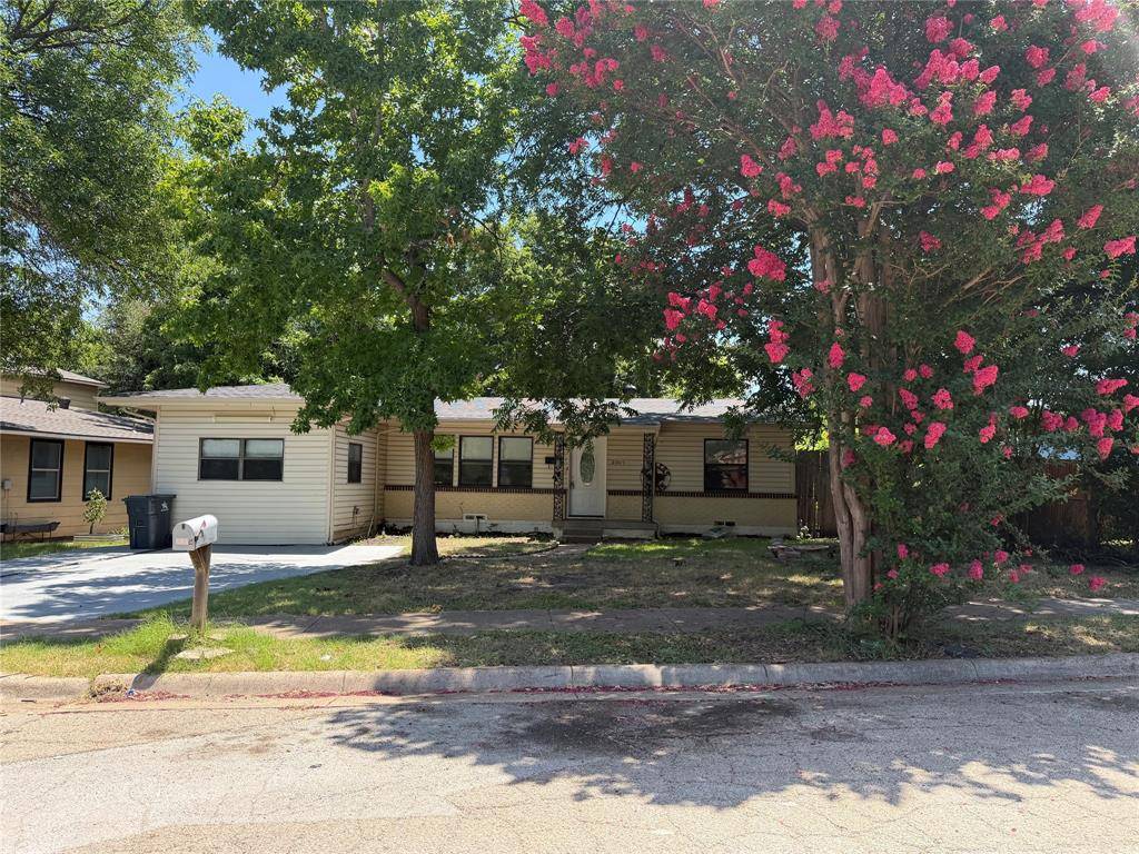 2005 Huntington Drive, Arlington, TX 76010