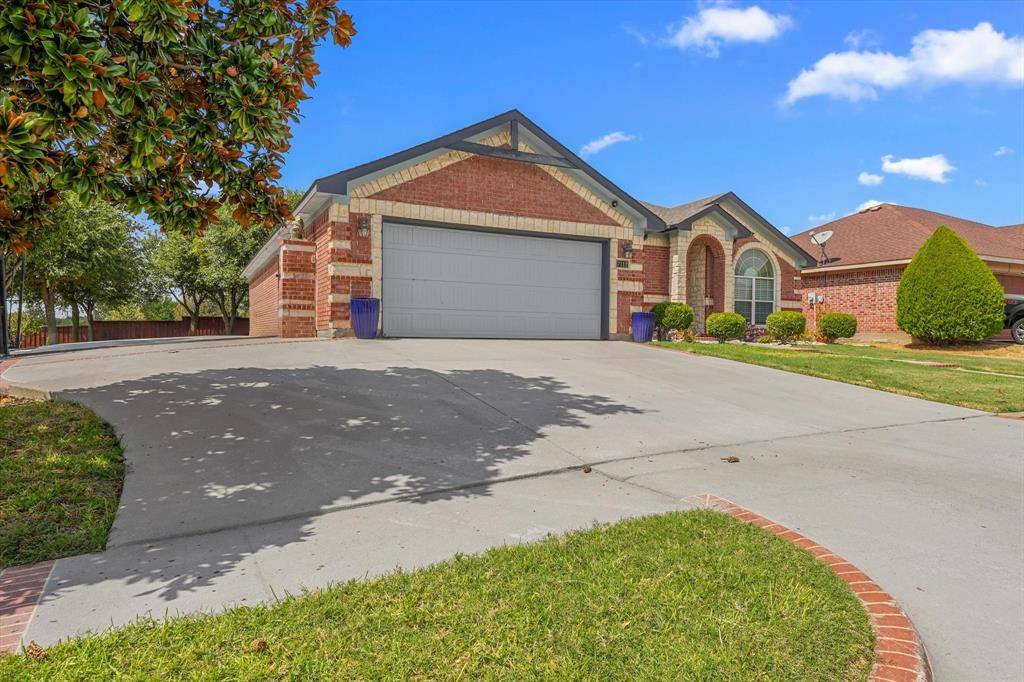 7112 Snowy Owl Street, Arlington, TX 76002