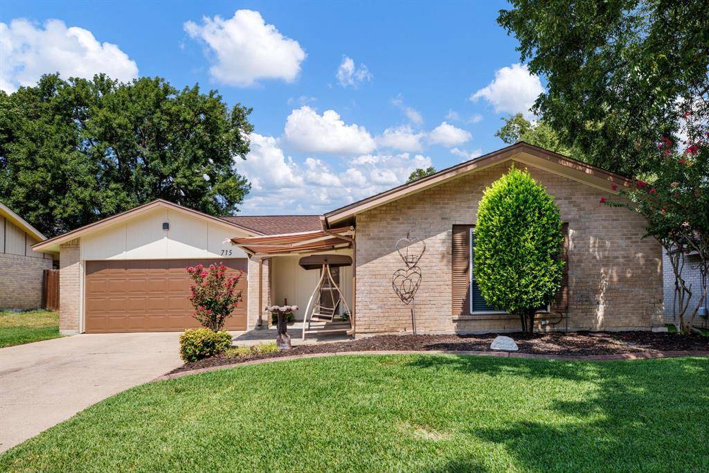 715 Salem Drive, Arlington, TX 76014