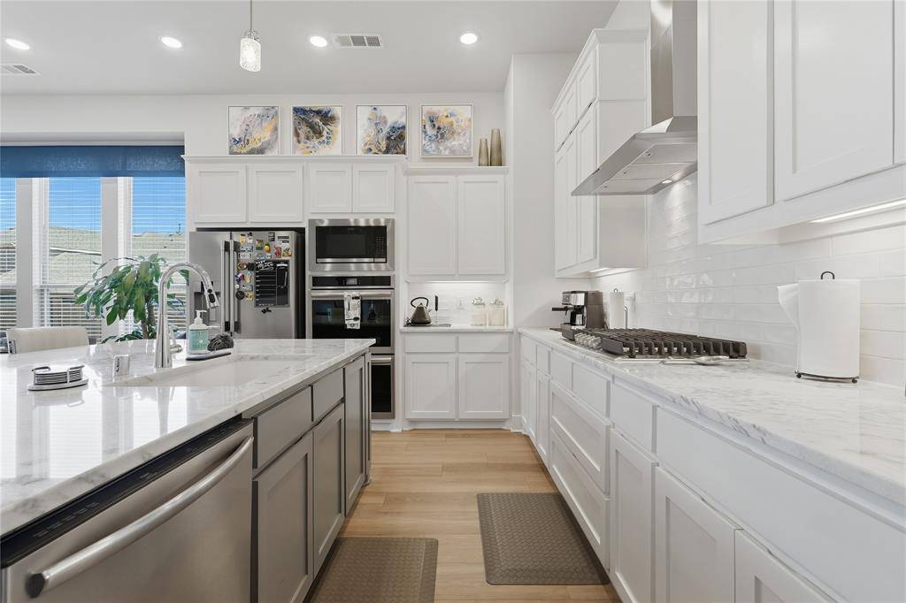 9409 Sunset Lane, Oak Point, TX 75068