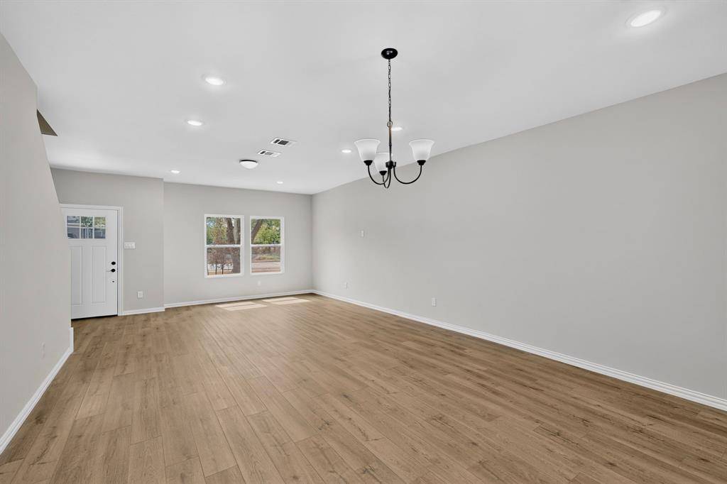 3327 Eastland Street, Fort Worth, TX 76119