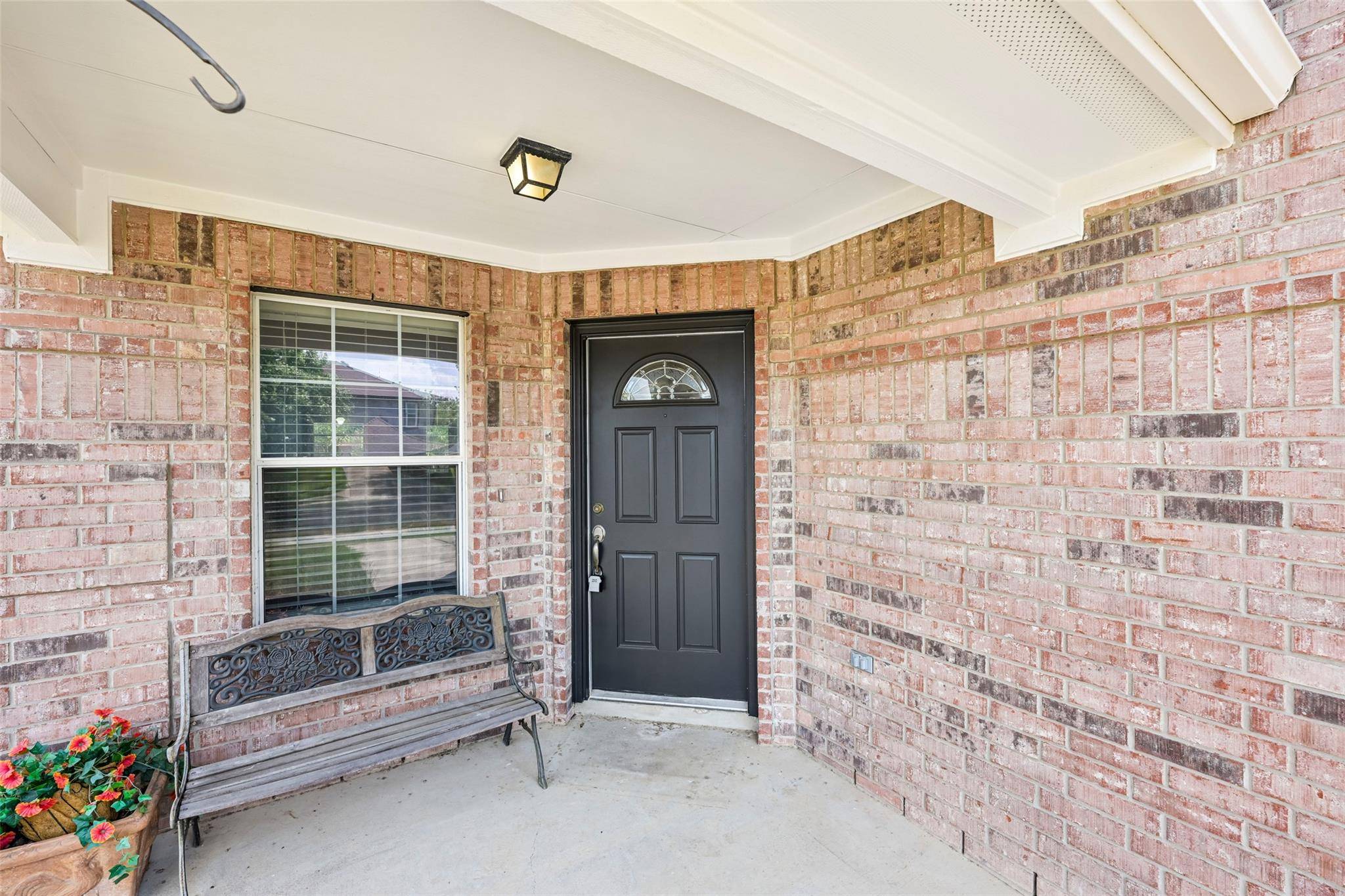 110 Newport Landing PL, Round Rock, TX 78665