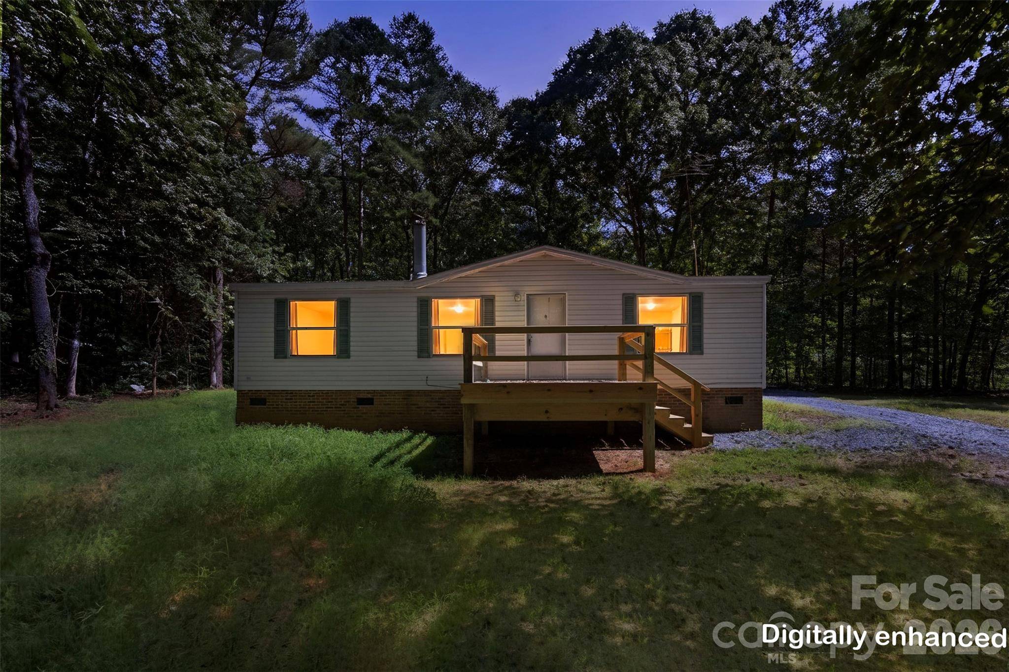 1325 Smith Woods LN, Hickory Grove, SC 29717