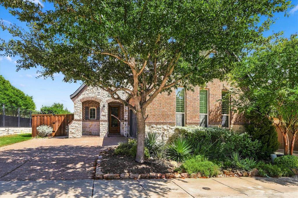 621 The Lakes Boulevard, Lewisville, TX 75056