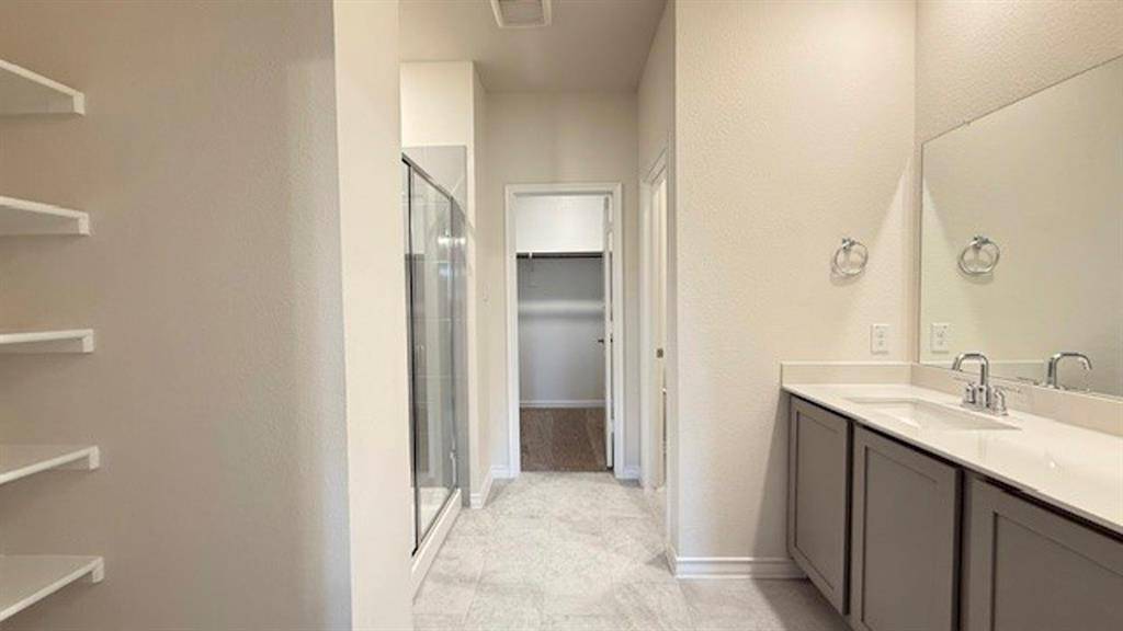 4821 Silver Vein Avenue, Aubrey, TX 76227