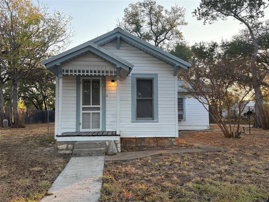 407 Paluxy Street, Glen Rose, TX 76043