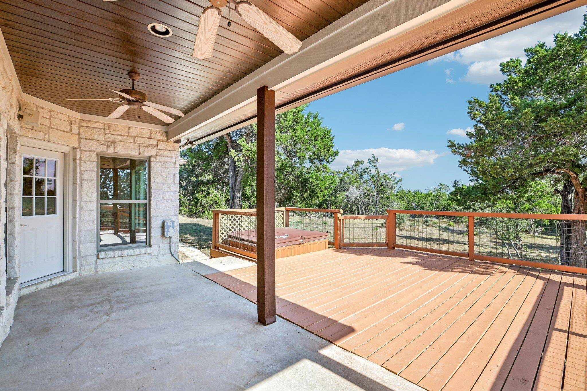 404 Saddlehorn DR, Dripping Springs, TX 78620