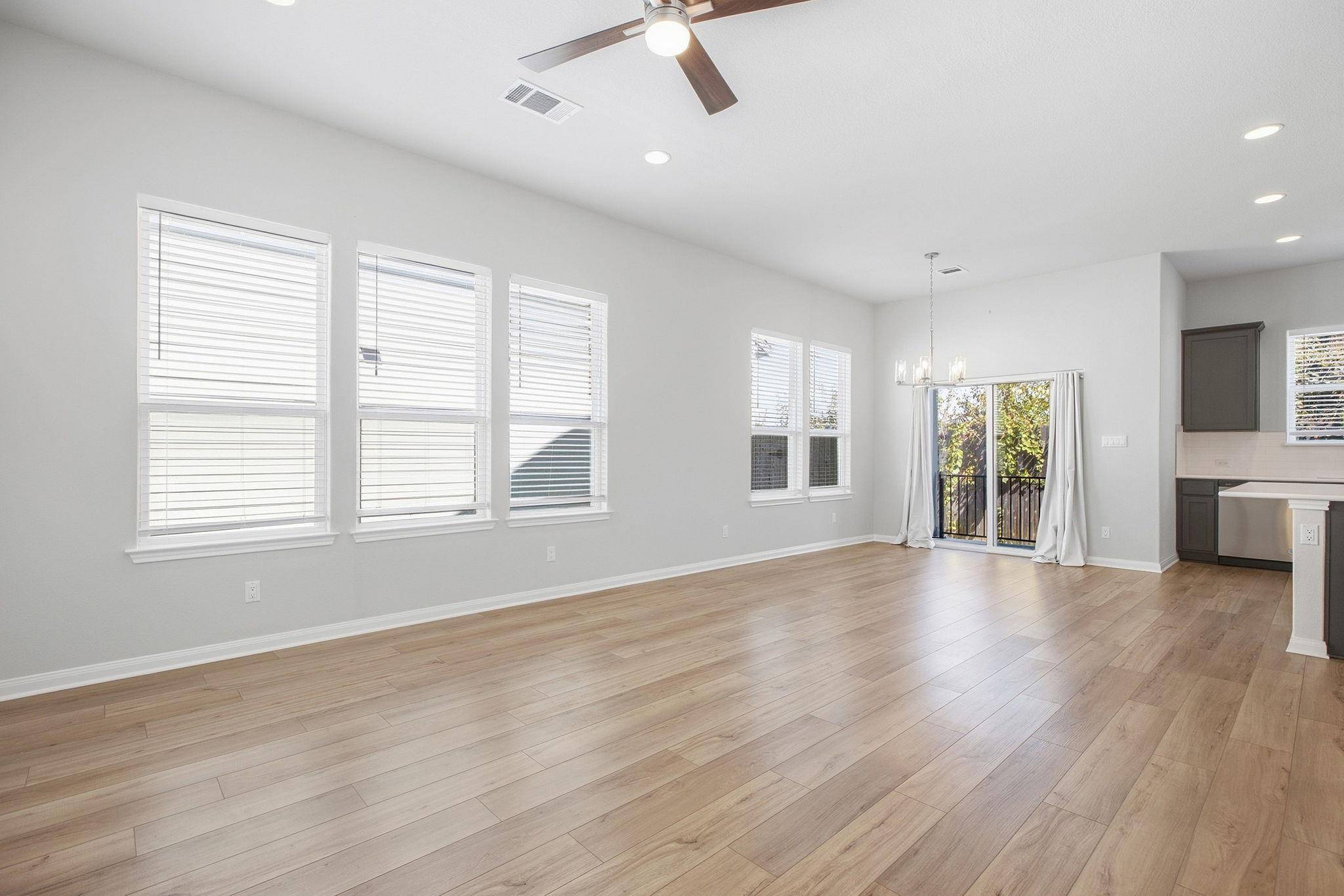 8648 Wellspring LOOP, Round Rock, TX 78665