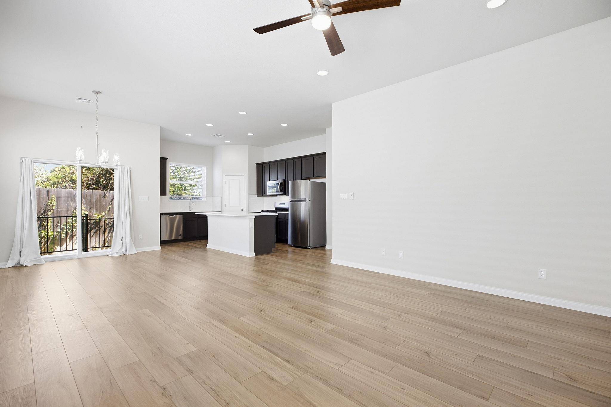 8648 Wellspring LOOP, Round Rock, TX 78665