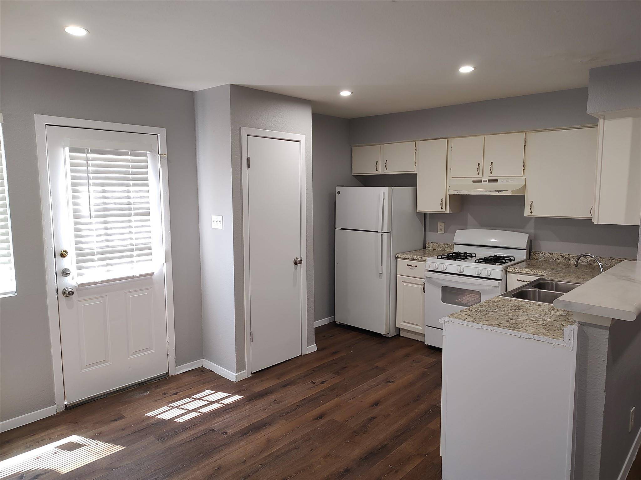 2200 Leah CV #B, Austin, TX 78748