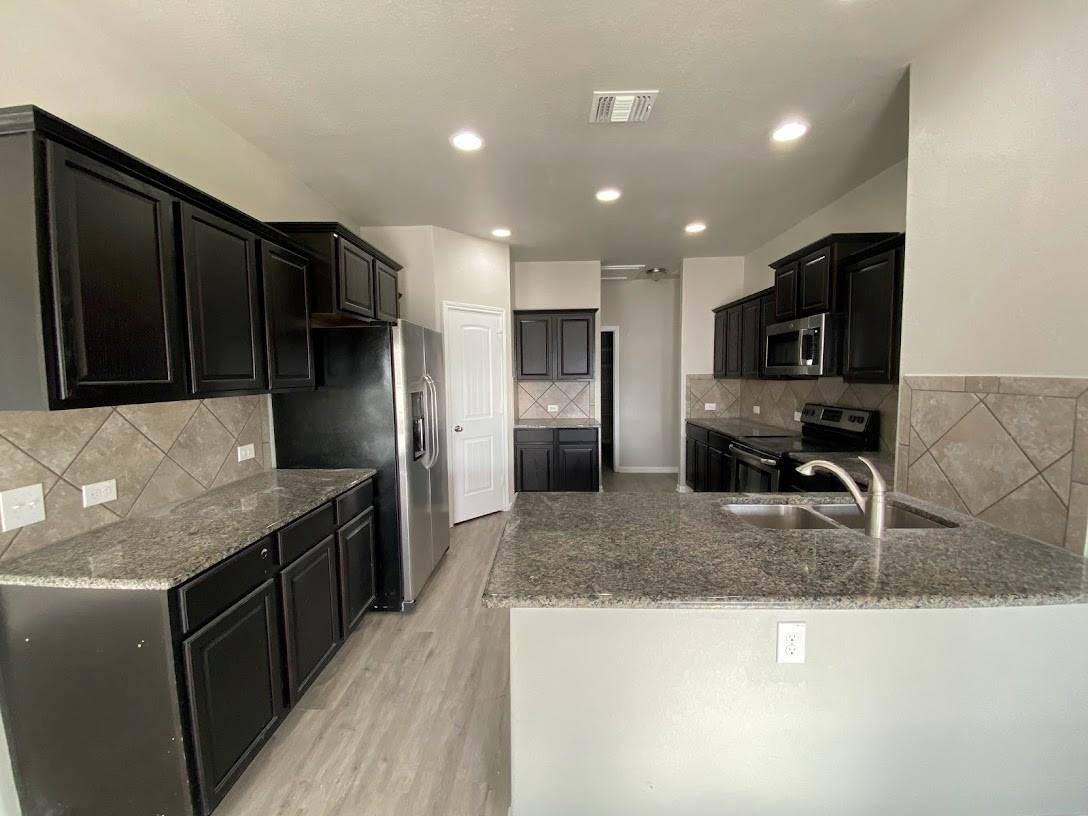 228 Avalanche Ave, Georgetown, TX 78626