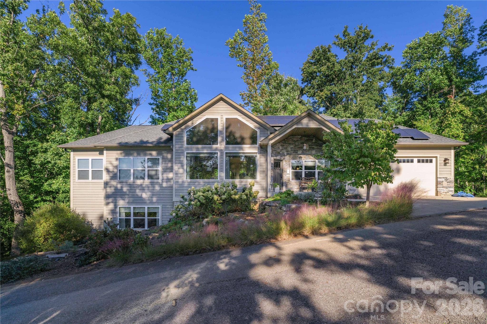 18 Herron View LN, Weaverville, NC 28787