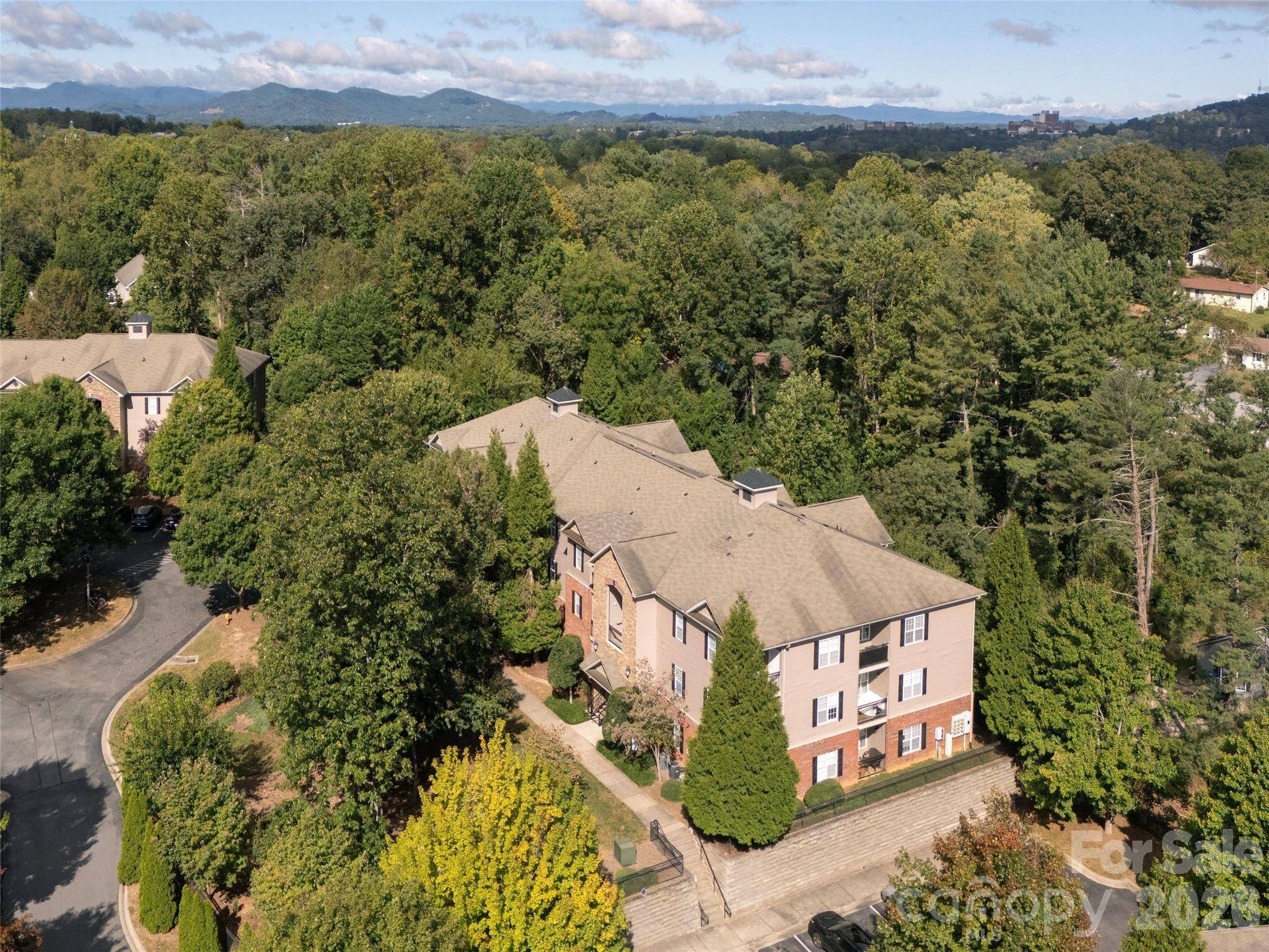 437 Appeldoorn CIR, Asheville, NC 28803