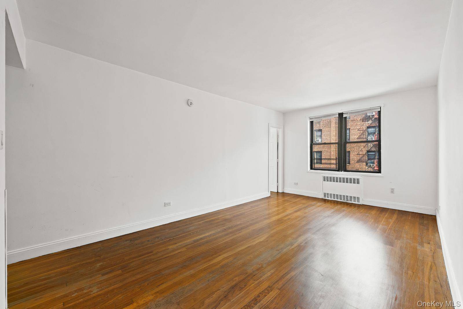 150-20 71st AVE #4K, Flushing, NY 11367