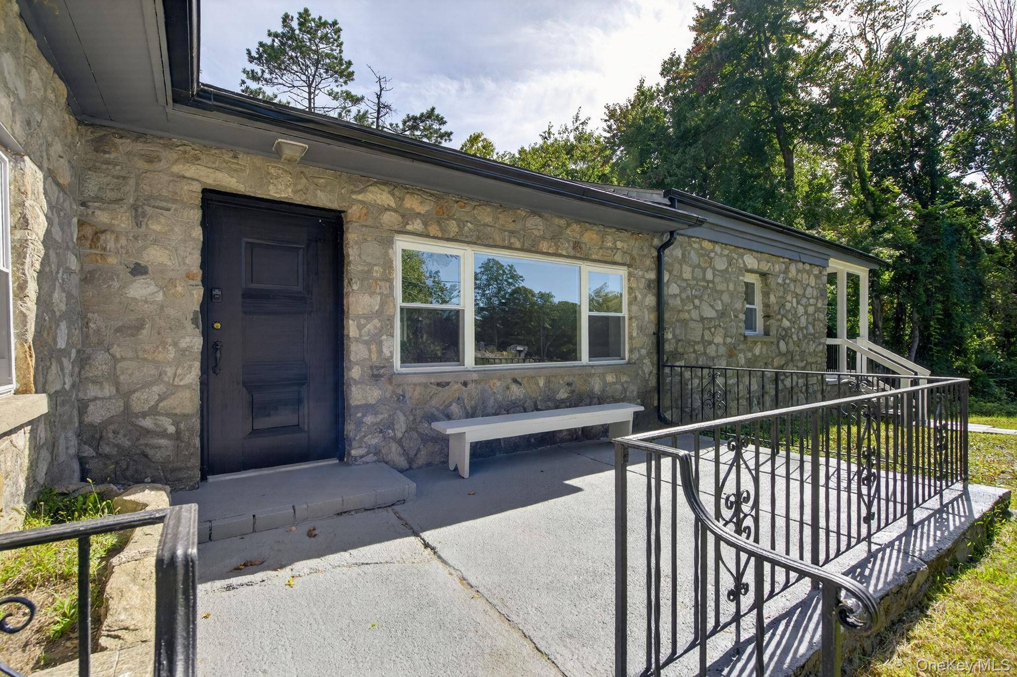 517 E Mountain RD, Cold Spring, NY 10516