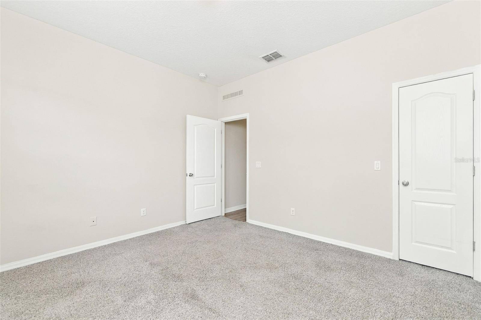 411 HAMMERSTONE AVE, Haines City, FL 33844