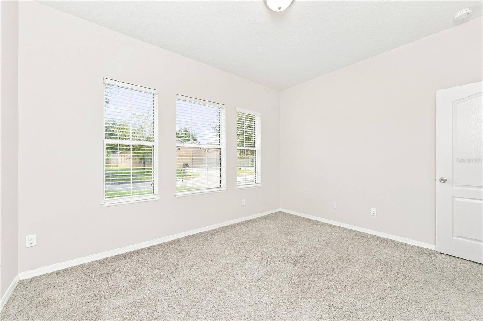 411 HAMMERSTONE AVE, Haines City, FL 33844