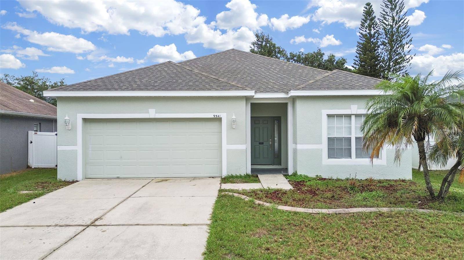 9541 CYPRESS HARBOR DR, Gibsonton, FL 33534