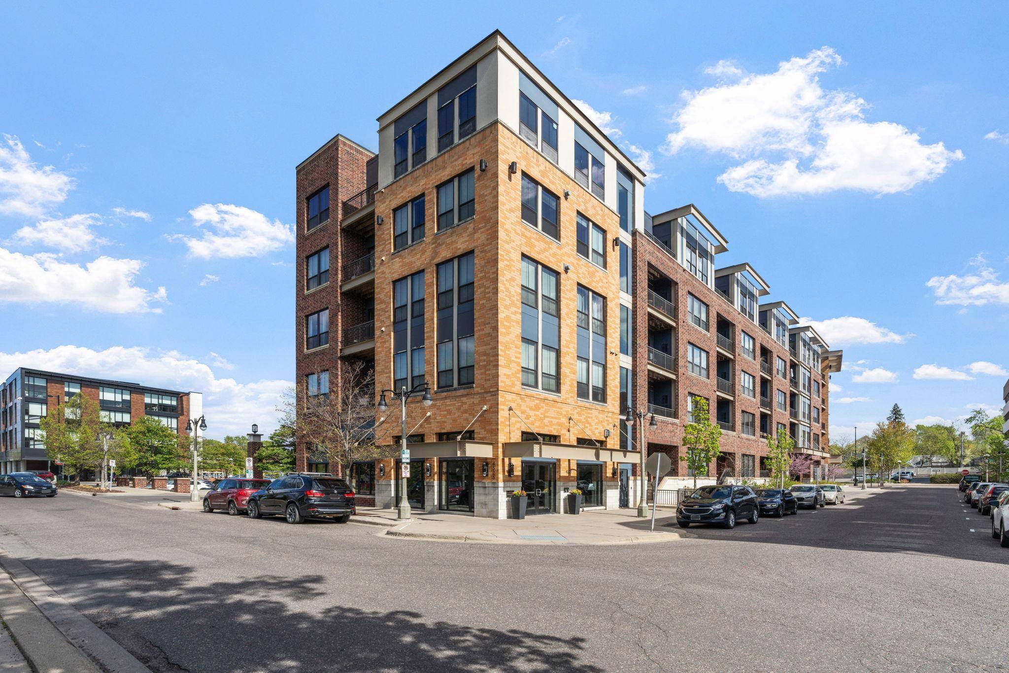 4525 Park Commons DR #521, Saint Louis Park, MN 55416