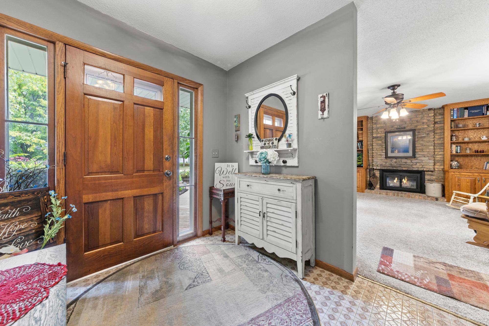 228 Walnut LN, Apple Valley, MN 55124