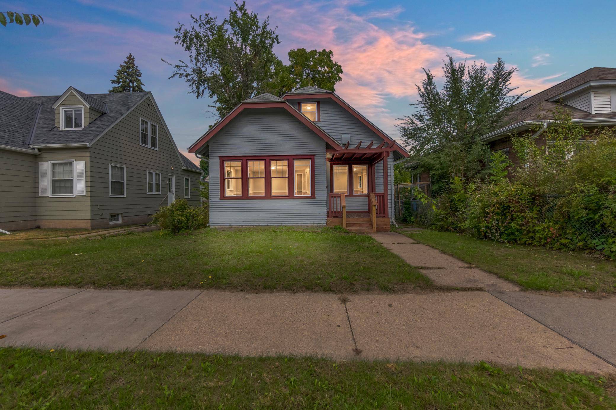 749 Geranium AVE E, Saint Paul, MN 55106