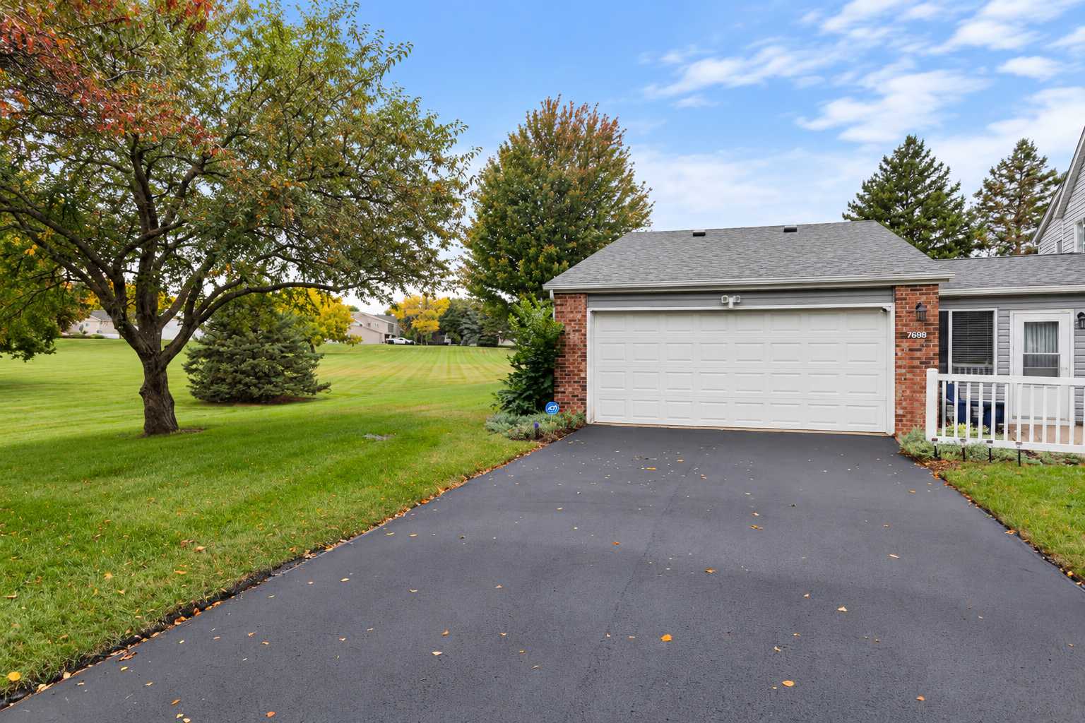 7698 157th ST W, Apple Valley, MN 55124
