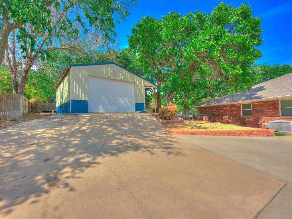 3401 Carriage WAY, Edmond, OK 73013