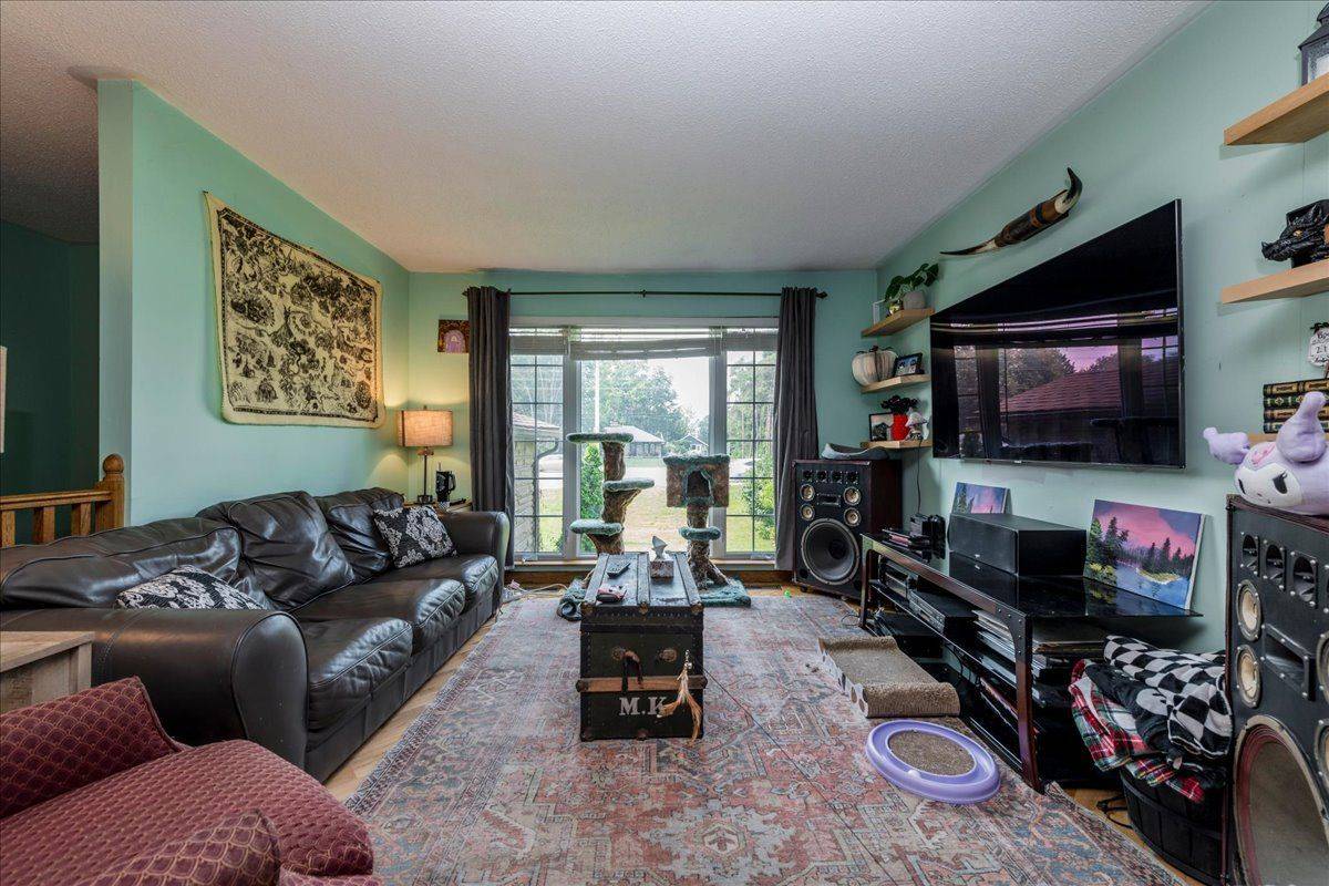 611 Big Bay Point Rd RD, Barrie, ON L4N 3Z9