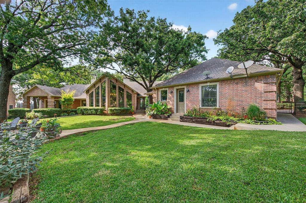 215 Hiland Acres Circle, Pottsboro, TX 75076