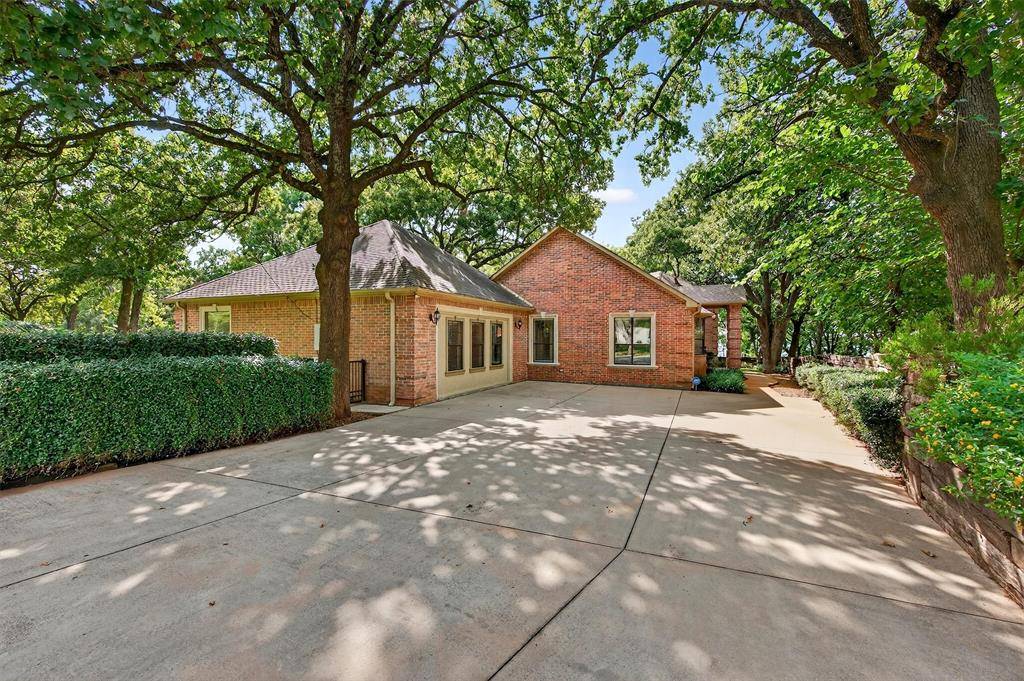 215 Hiland Acres Circle, Pottsboro, TX 75076