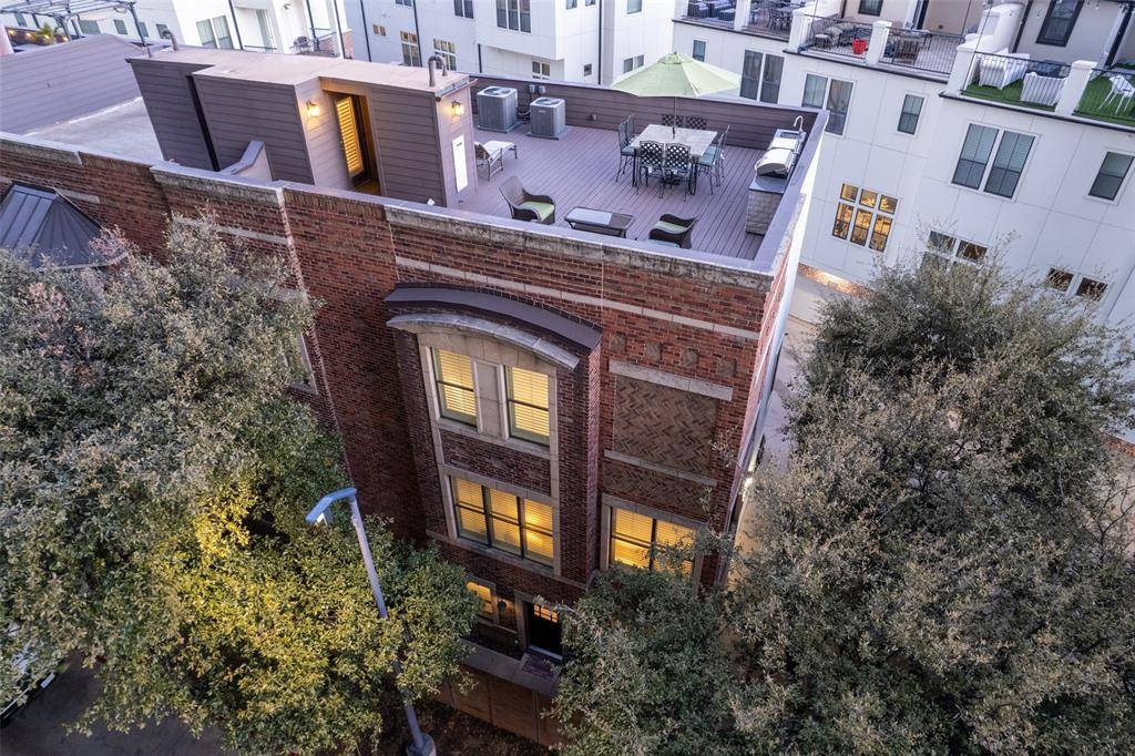 2111 Albany Street, Dallas, TX 75201