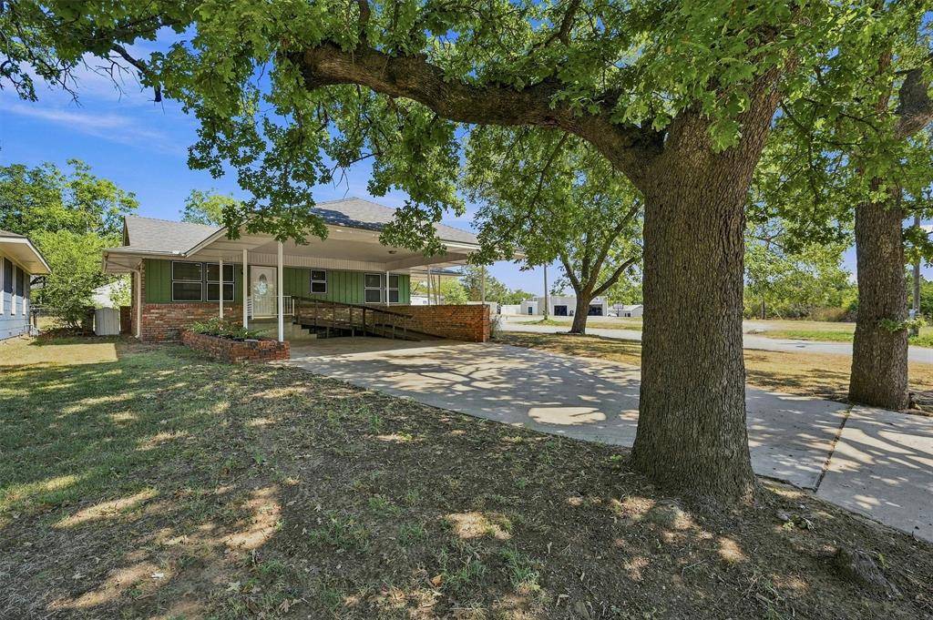 901 W Hanna Street, Denison, TX 75020