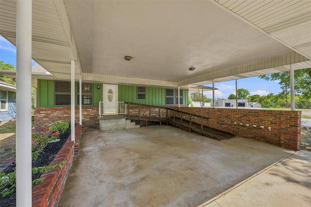 901 W Hanna Street, Denison, TX 75020