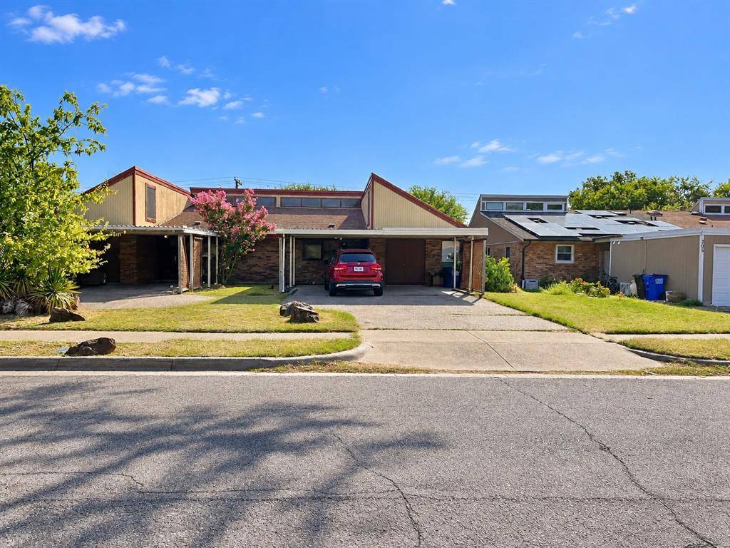201-203 Yorkshire Court, Euless, TX 76040