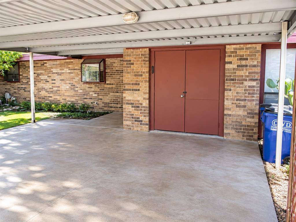 201-203 Yorkshire Court, Euless, TX 76040
