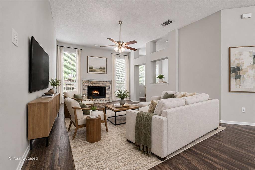 5612 Greenwich Drive, Arlington, TX 76018
