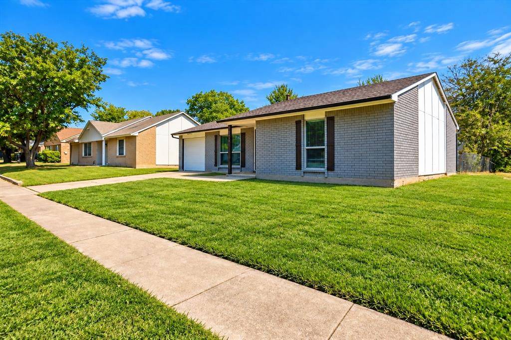 2413 Navasota Circle, Fort Worth, TX 76131